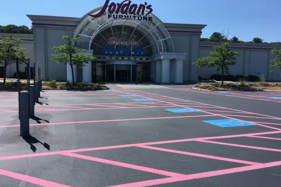 Jordans_Natick_front_entrance